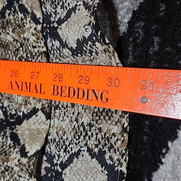 MIX & CO. HENLEY SHEER SNAKESKIN PRINT BRACELET SLEEVES DROPTAIL BLOUSE TOP - Picture 10 of 15